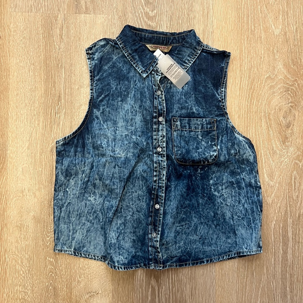 ACID WASHED CROPPED VEST